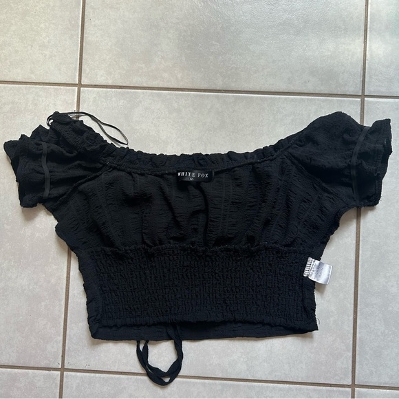 White Fox Boutique Gemini Off the Shoulder Crop - Picture 5 of 7